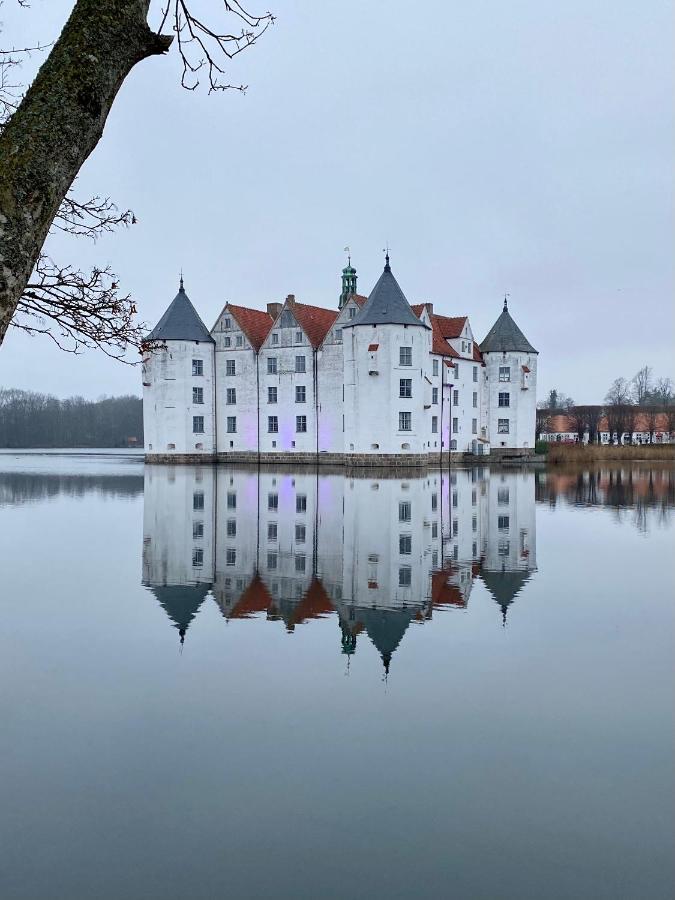 Zentrumsnahe Schoene Altbauwohnung Bis 4 Personen Фленсбург Экстерьер фото